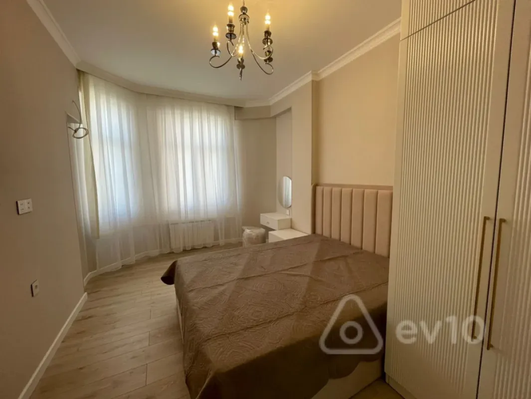 Kirayə verilir 2 otaqlı yeni tikili 65 m²