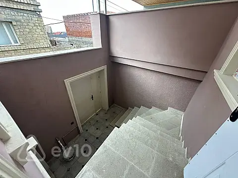 Satılır 4 otaqlı həyət evi 100 m²