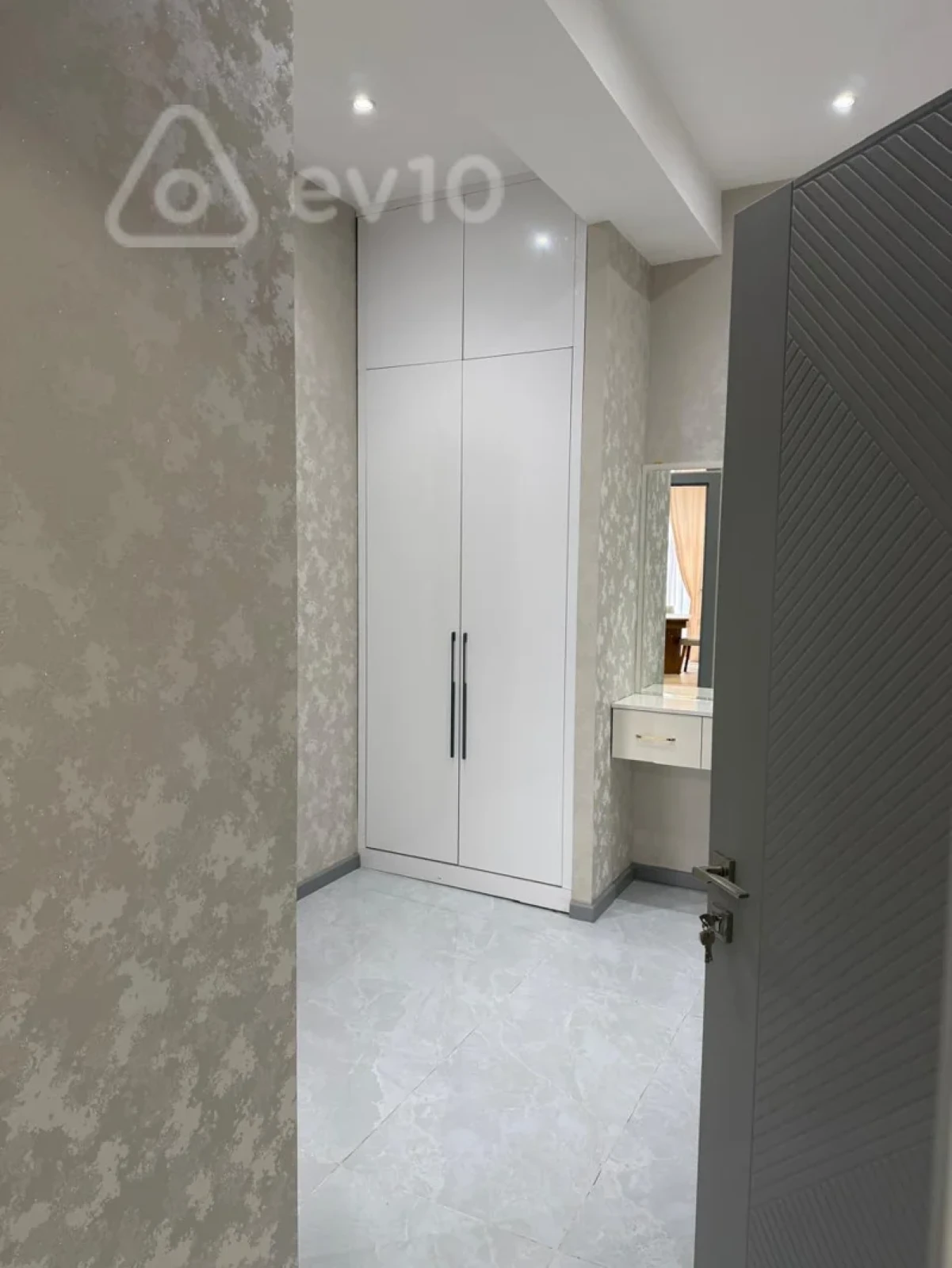 Satılır 2 otaqlı yeni tikili 91 m²