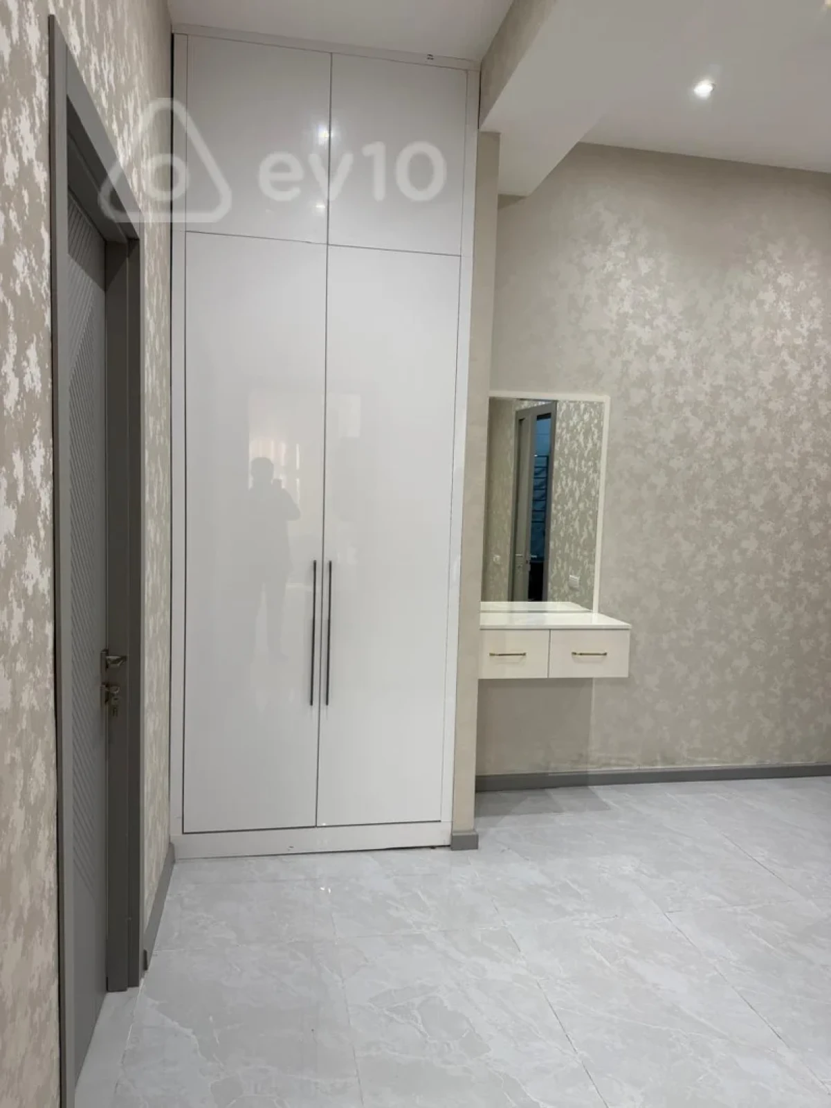 Satılır 2 otaqlı yeni tikili 91 m²