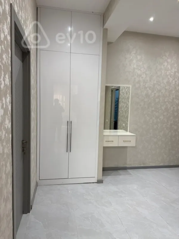 Satılır 2 otaqlı yeni tikili 91 m²