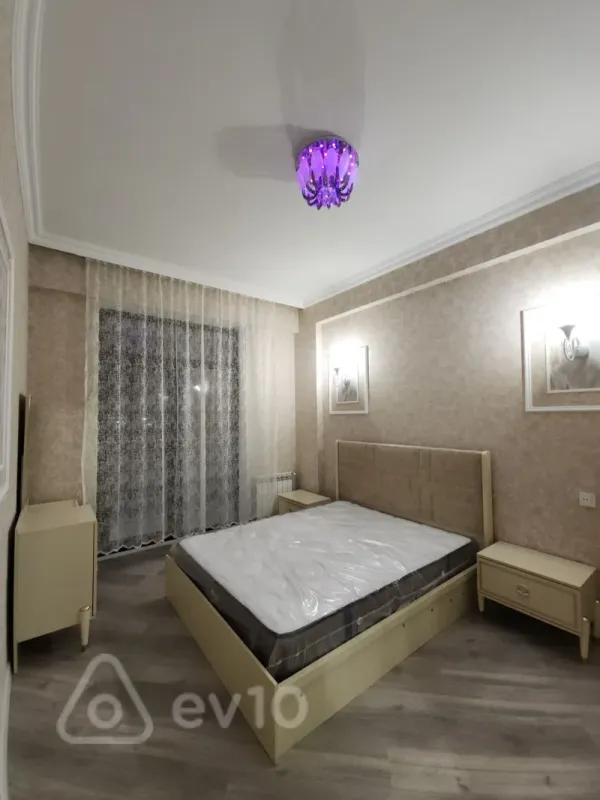 Kirayə verilir 2 otaqlı yeni tikili 65 m²