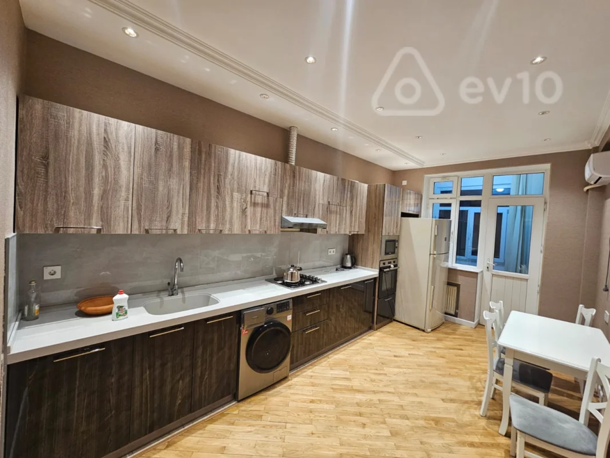 Satılır 4 otaqlı yeni tikili 223 m²