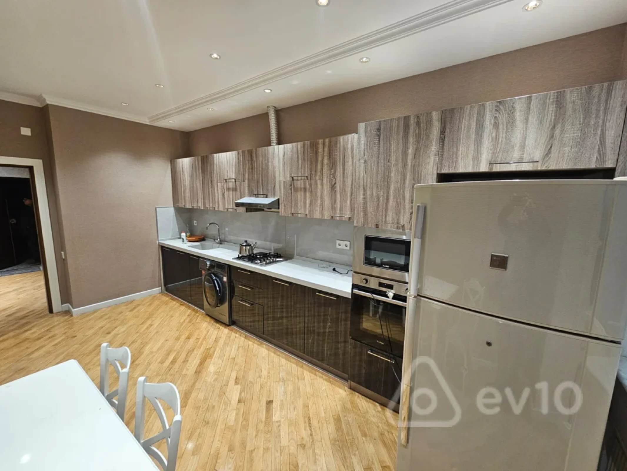 Satılır 4 otaqlı yeni tikili 223 m²