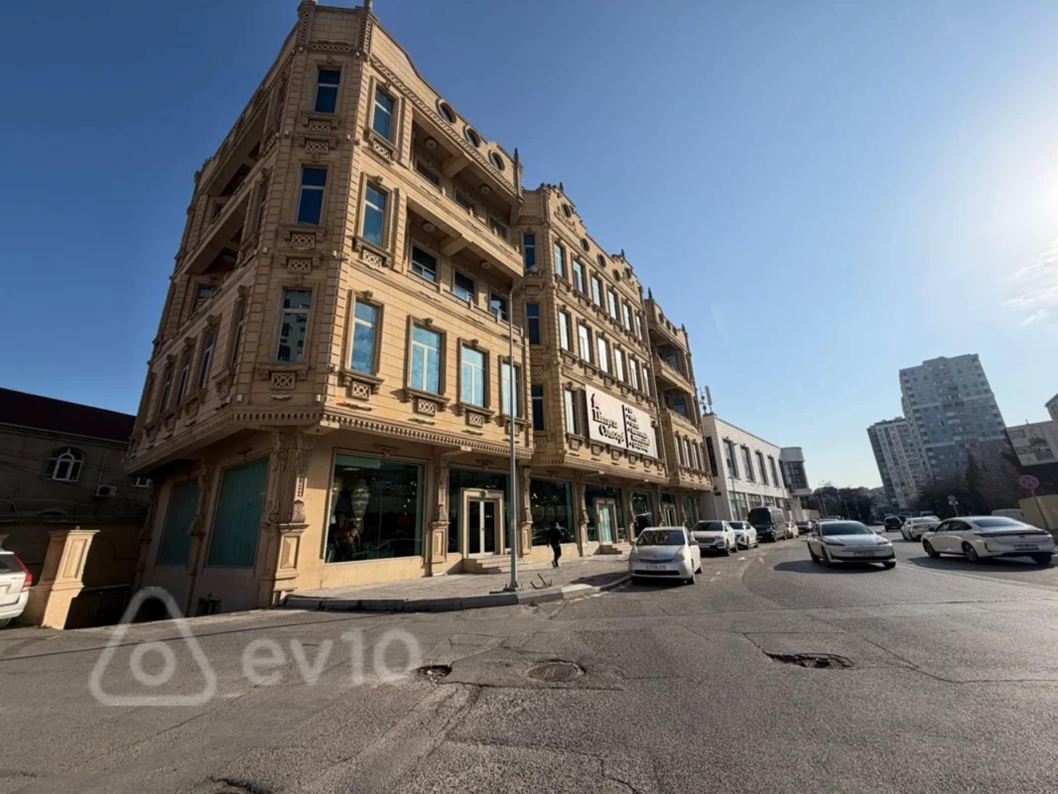 Kirayə verilir 5 otaqlı yeni tikili 350 m²