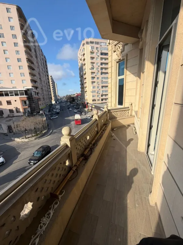 Kirayə verilir 5 otaqlı yeni tikili 350 m²