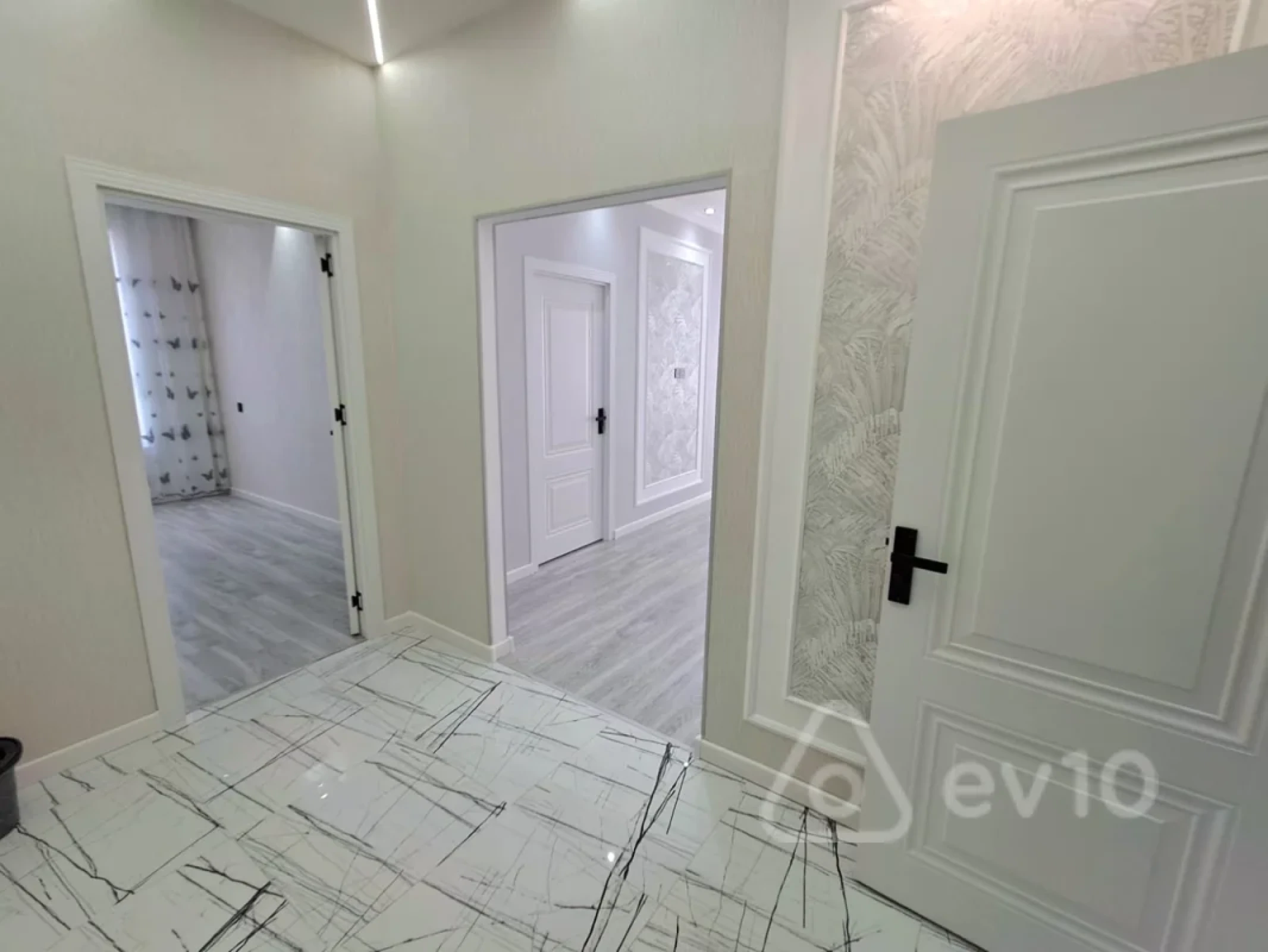 Satılır 3 otaqlı yeni tikili 74 m²