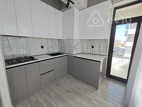 Satılır 3 otaqlı yeni tikili 74 m²