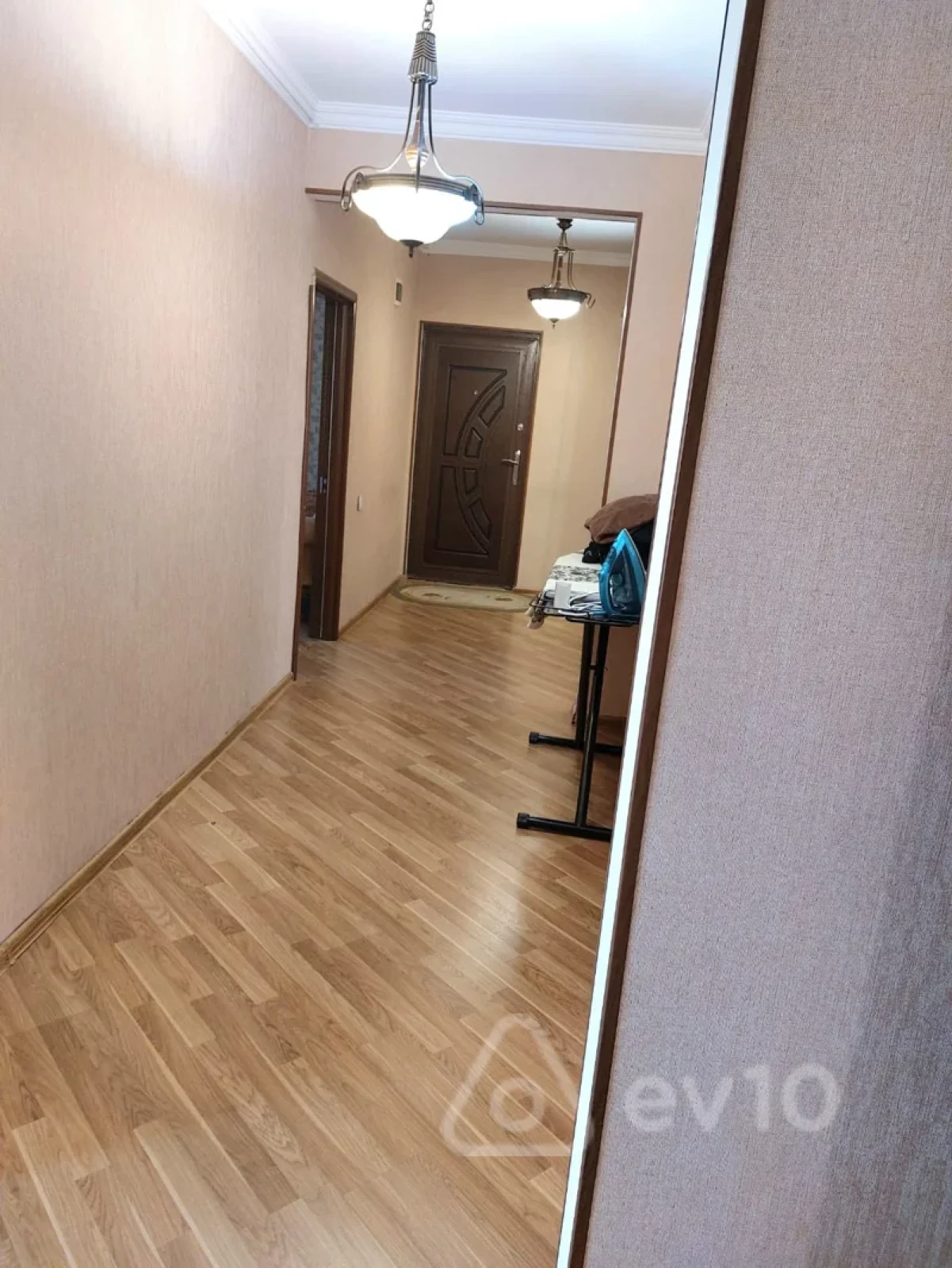 Satılır 4 otaqlı köhnə tikili 120 m²
