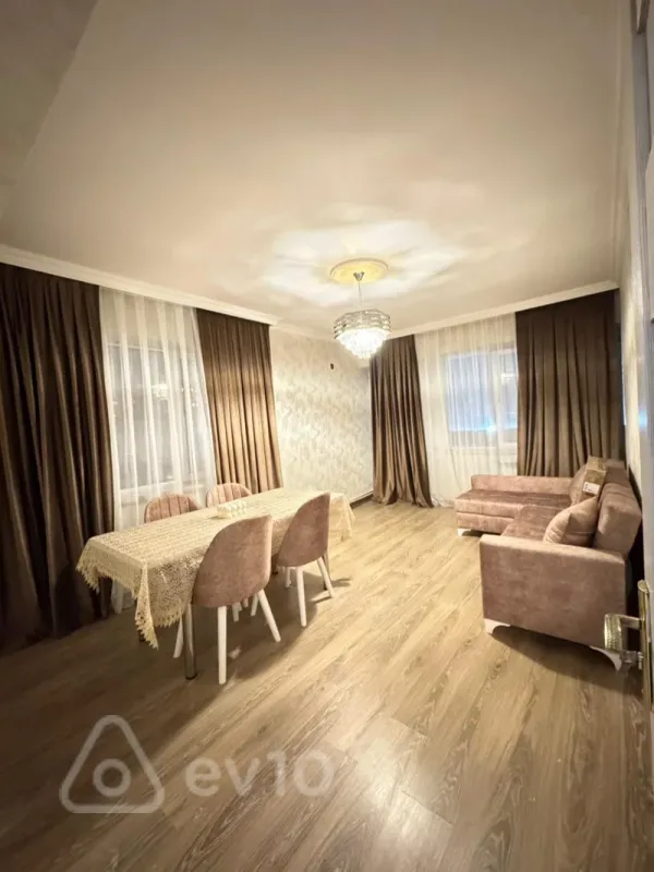 Satılır 2 otaqlı köhnə tikili 55 m²