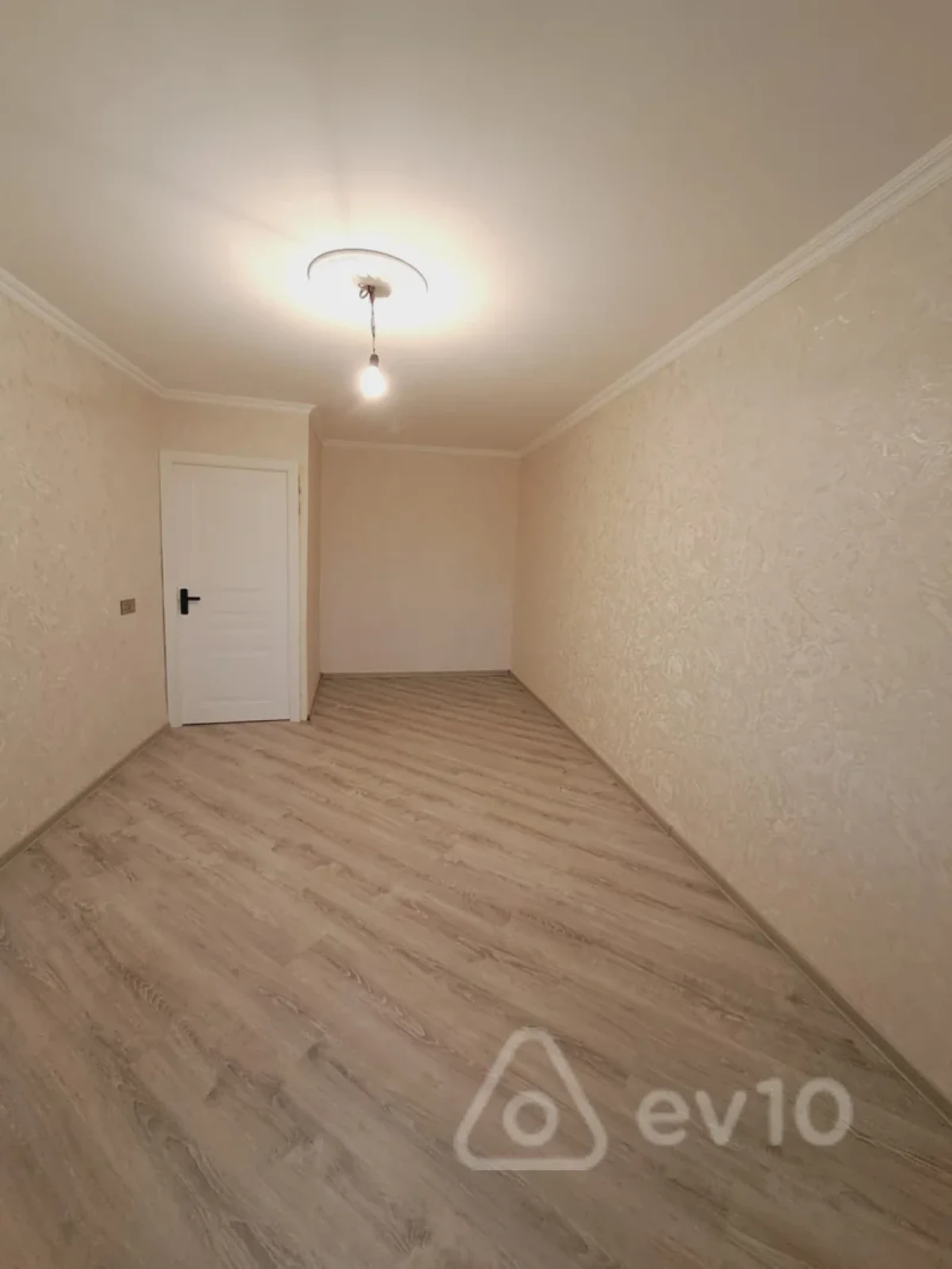 Satılır 1 otaqlı köhnə tikili 35 m²