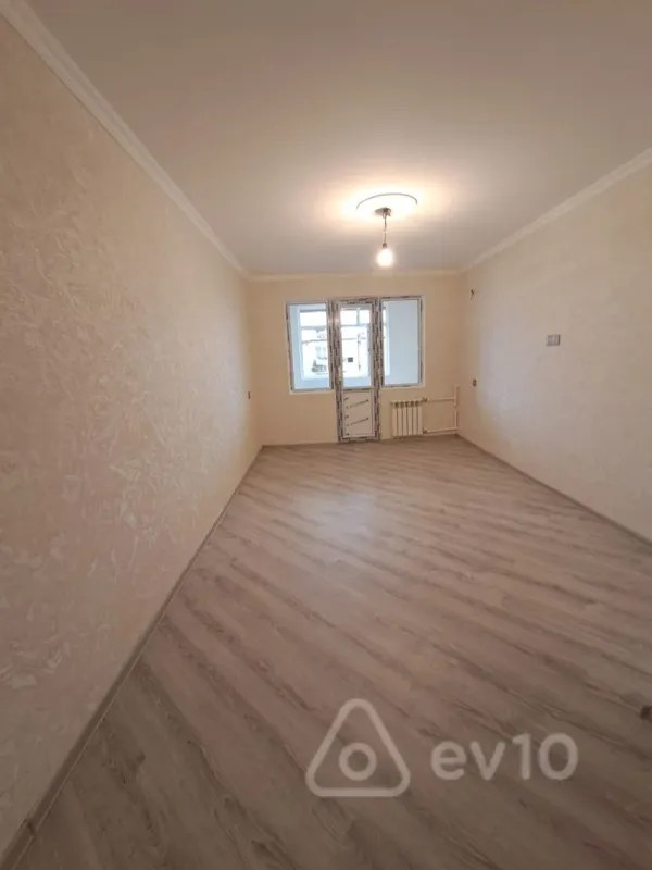 Satılır 1 otaqlı köhnə tikili 35 m²
