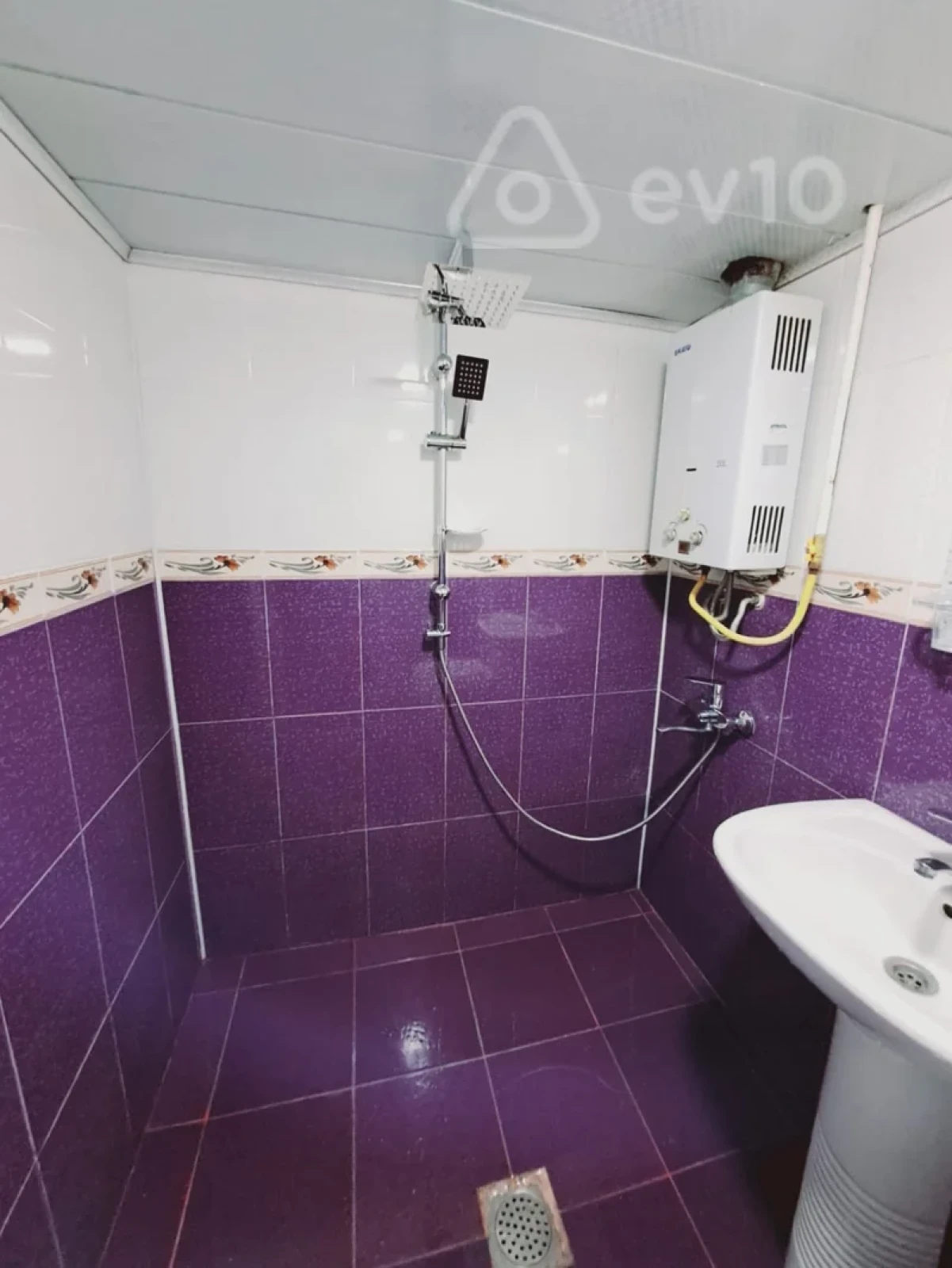 Satılır 1 otaqlı köhnə tikili 35 m²