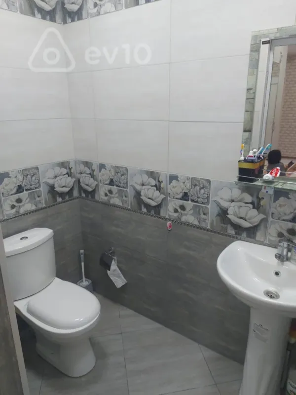 Kirayə verilir 2 otaqlı yeni tikili 78 m²