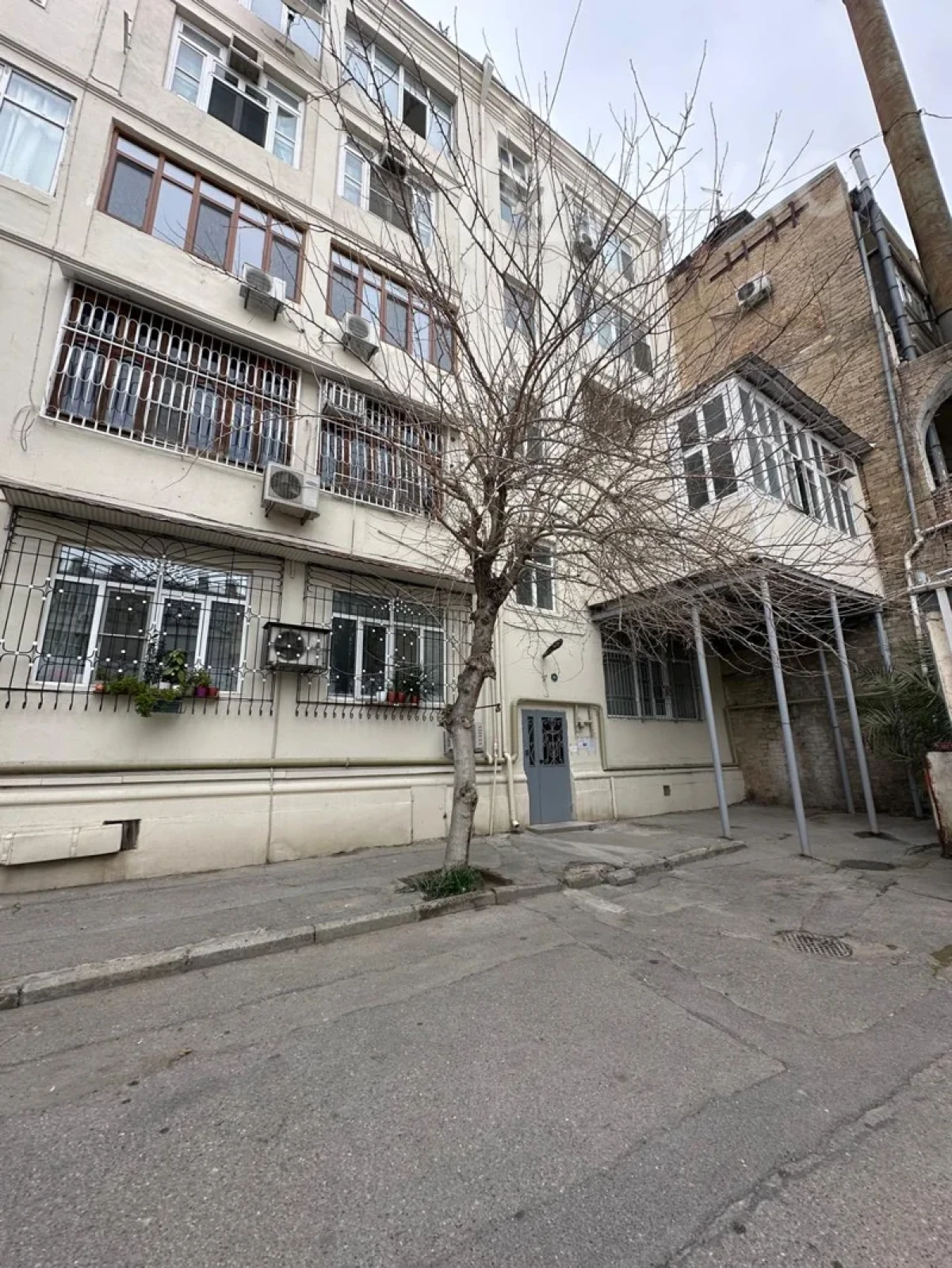 Kirayə verilir 3 otaqlı yeni tikili 94 m²