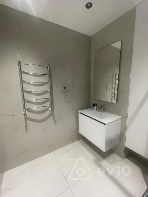Kirayə verilir 2 otaqlı yeni tikili 120 m²