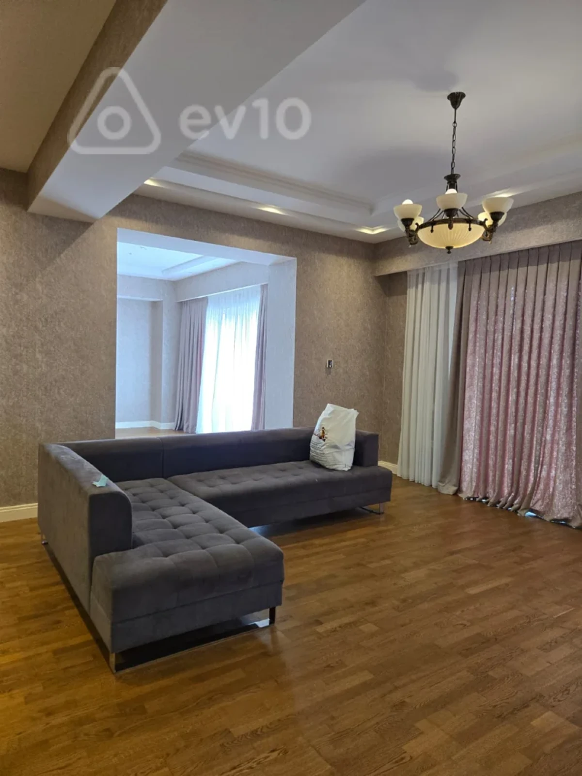 Kirayə verilir 5 otaqlı yeni tikili 250 m²