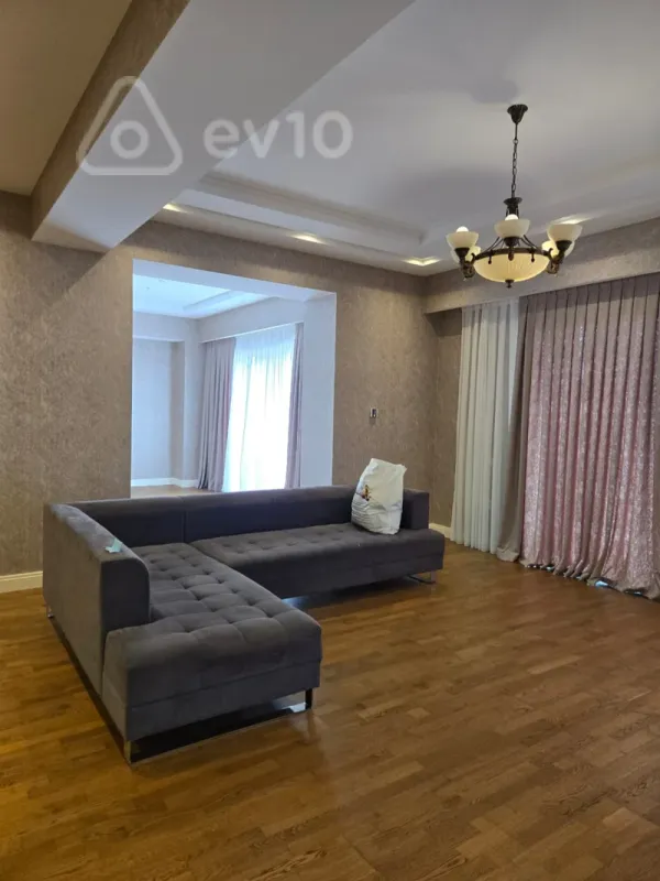 Kirayə verilir 5 otaqlı yeni tikili 250 m²