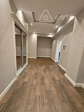 Kirayə verilir 5 otaqlı yeni tikili 250 m²