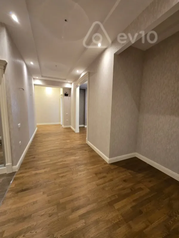 Kirayə verilir 5 otaqlı yeni tikili 250 m²