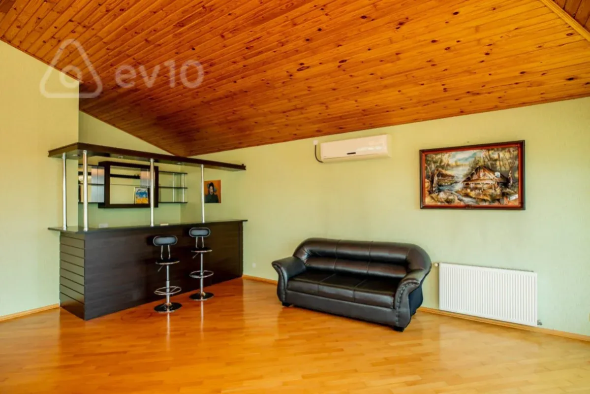 Satılır 7 otaqlı həyət evi 410 m²