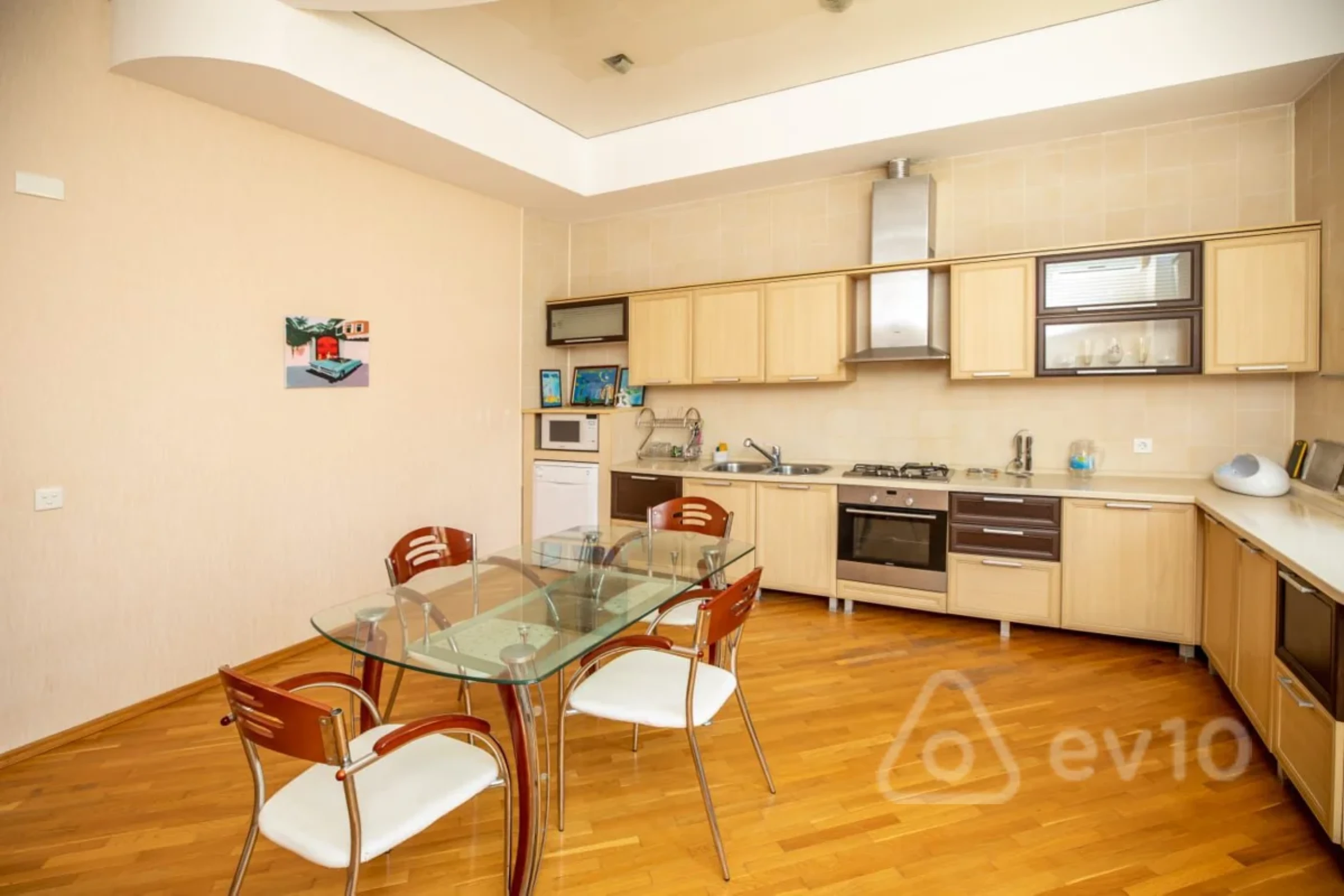 Satılır 7 otaqlı həyət evi 410 m²