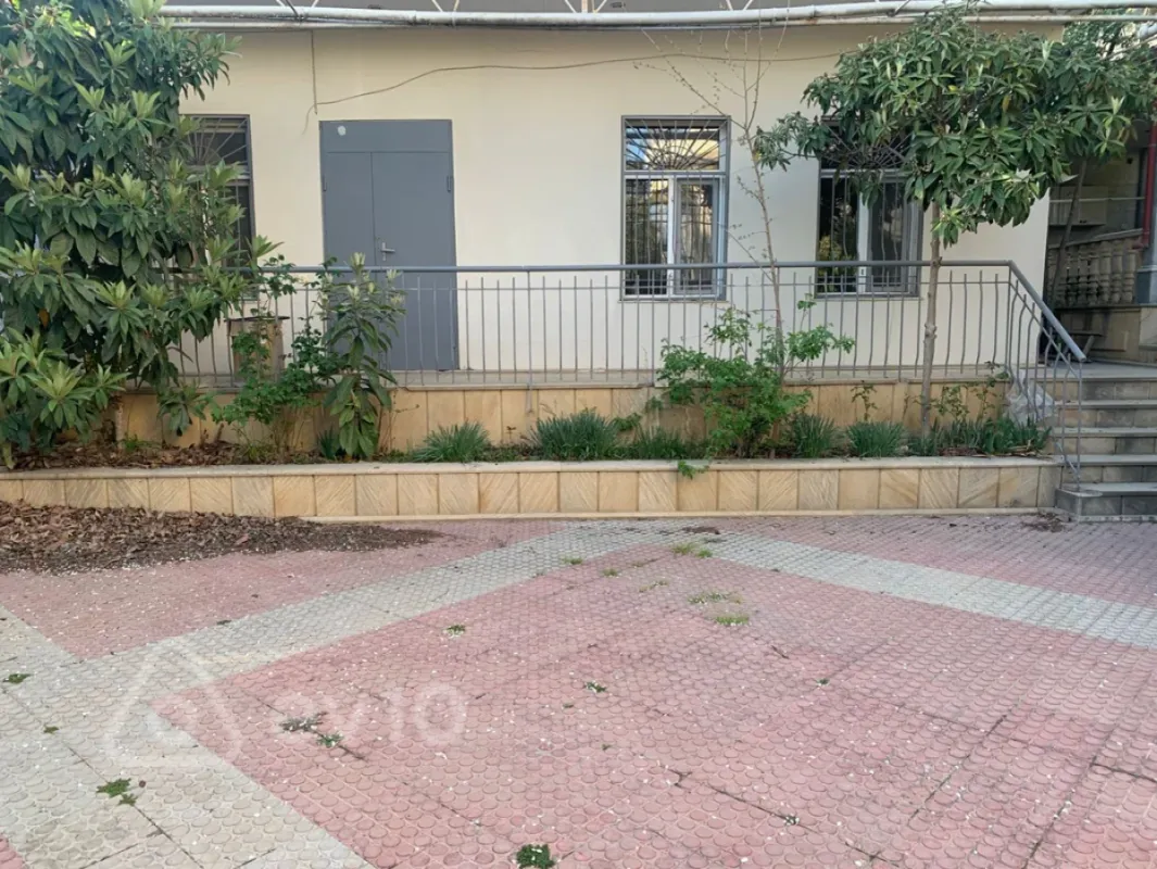 Satılır 7 otaqlı həyət evi 410 m²