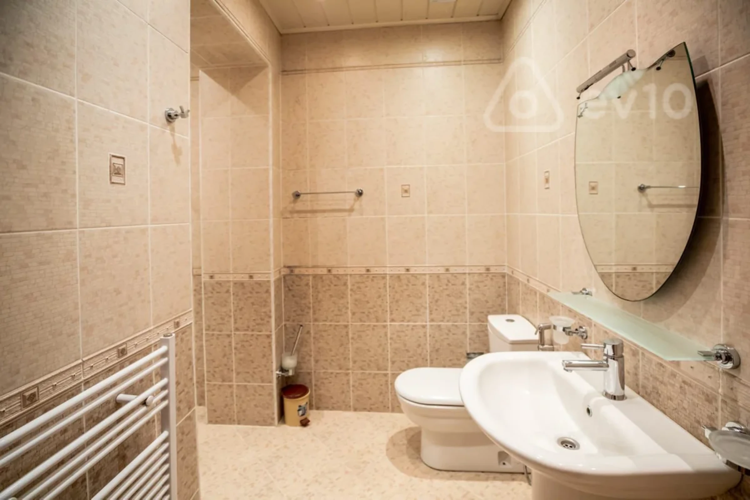 Satılır 7 otaqlı həyət evi 410 m²