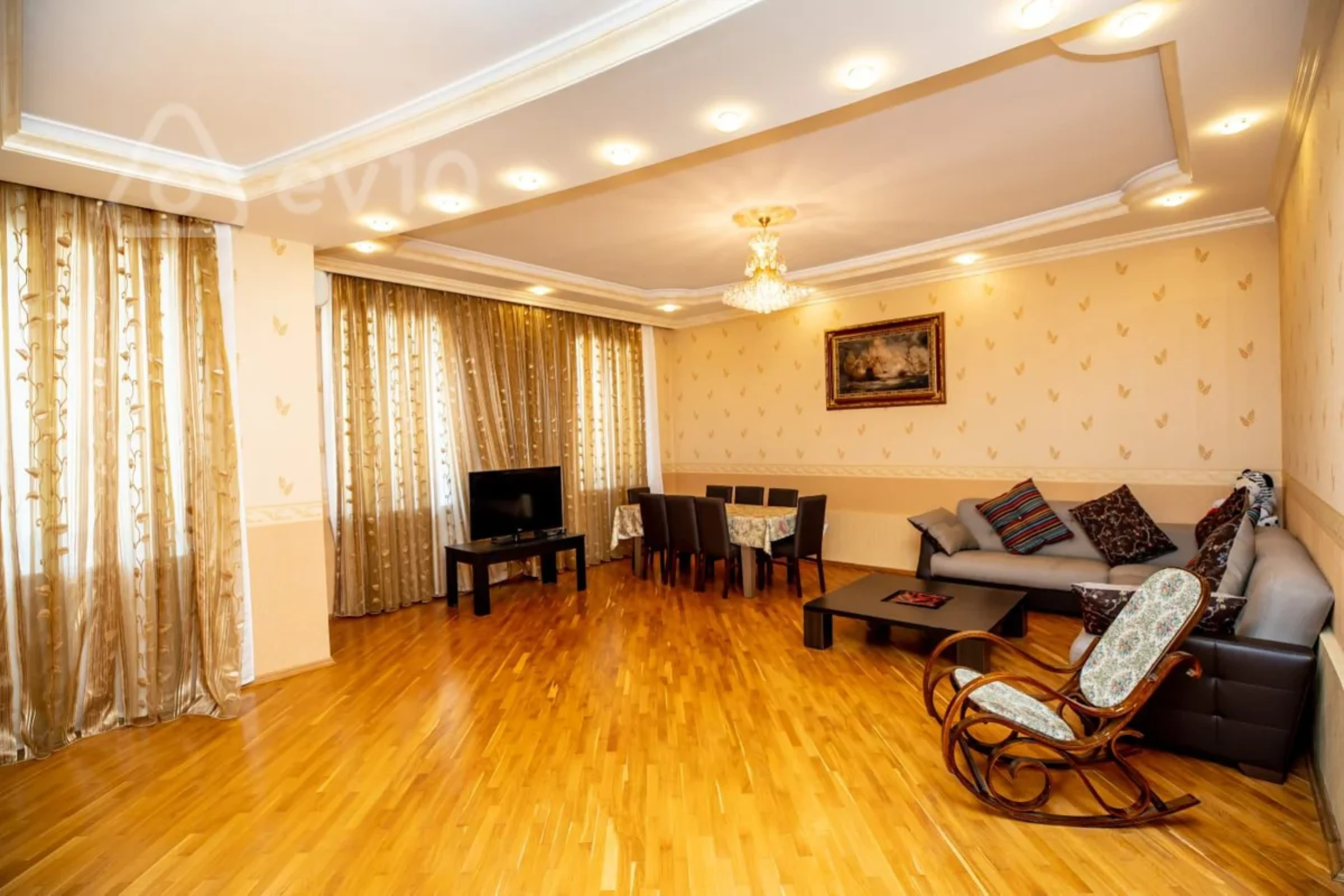 Satılır 7 otaqlı həyət evi 410 m²