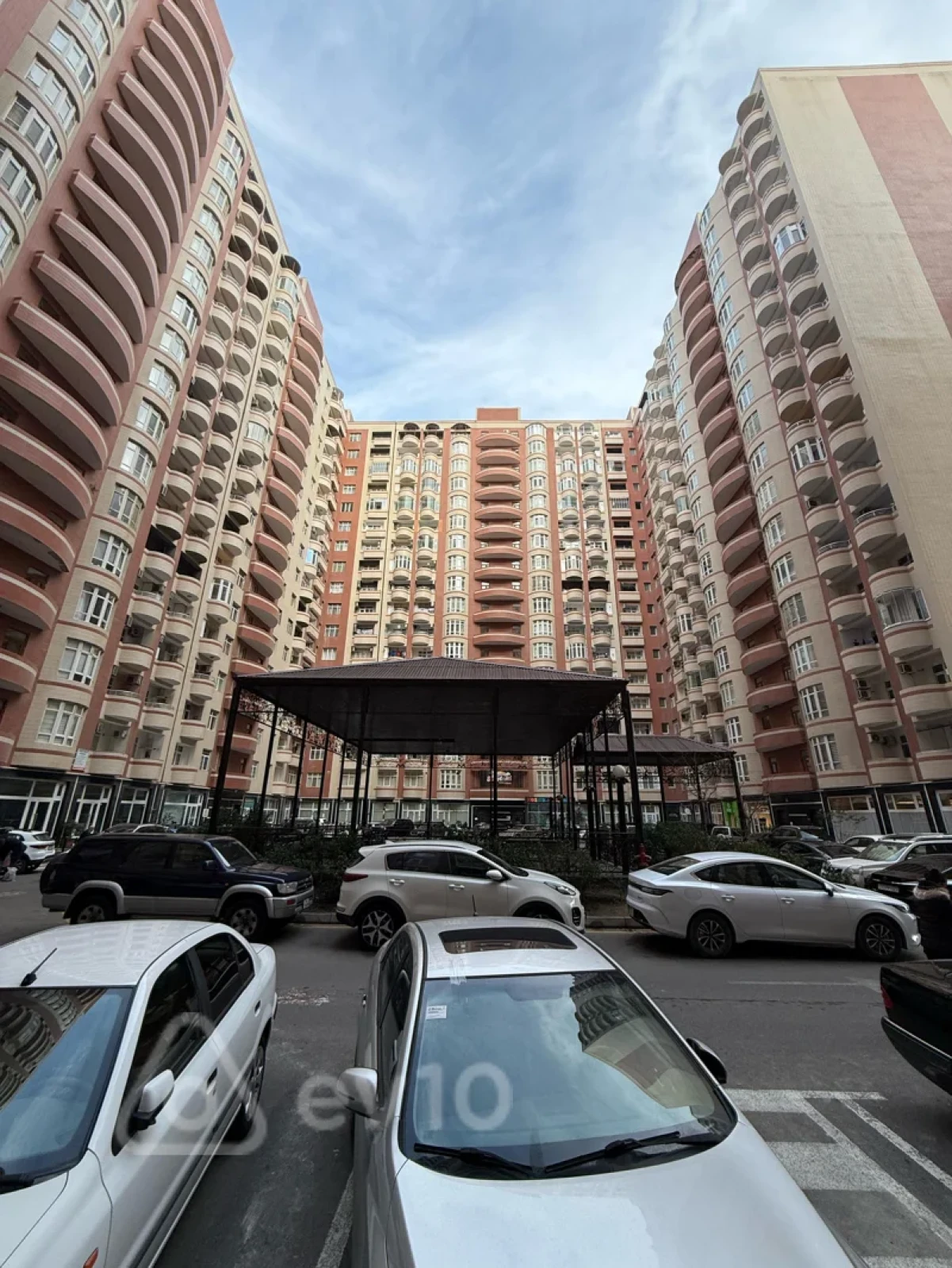 Satılır 3 otaqlı yeni tikili 102 m²