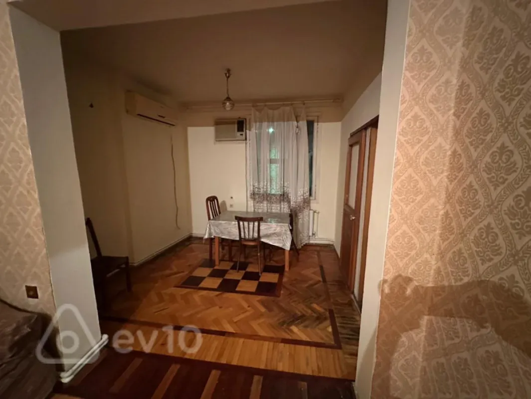 Kirayə verilir 3 otaqlı köhnə tikili 50 m²