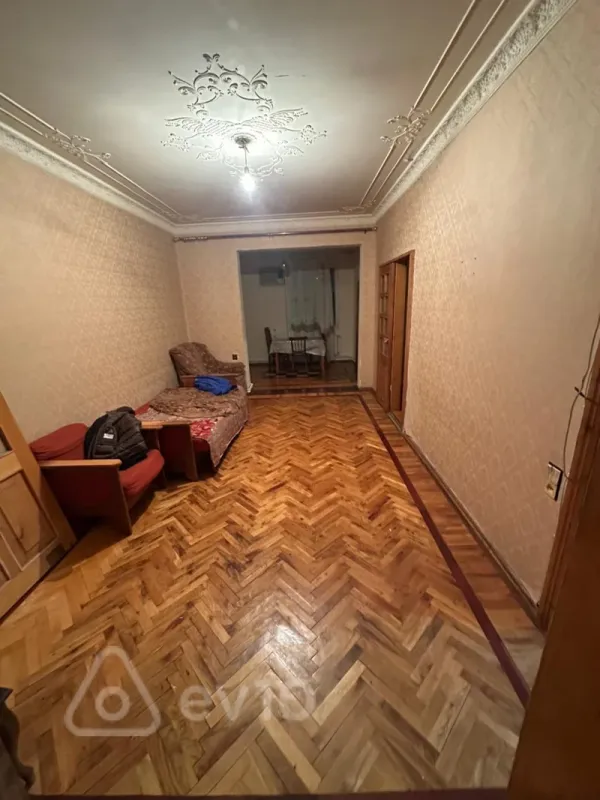 Kirayə verilir 3 otaqlı köhnə tikili 50 m²