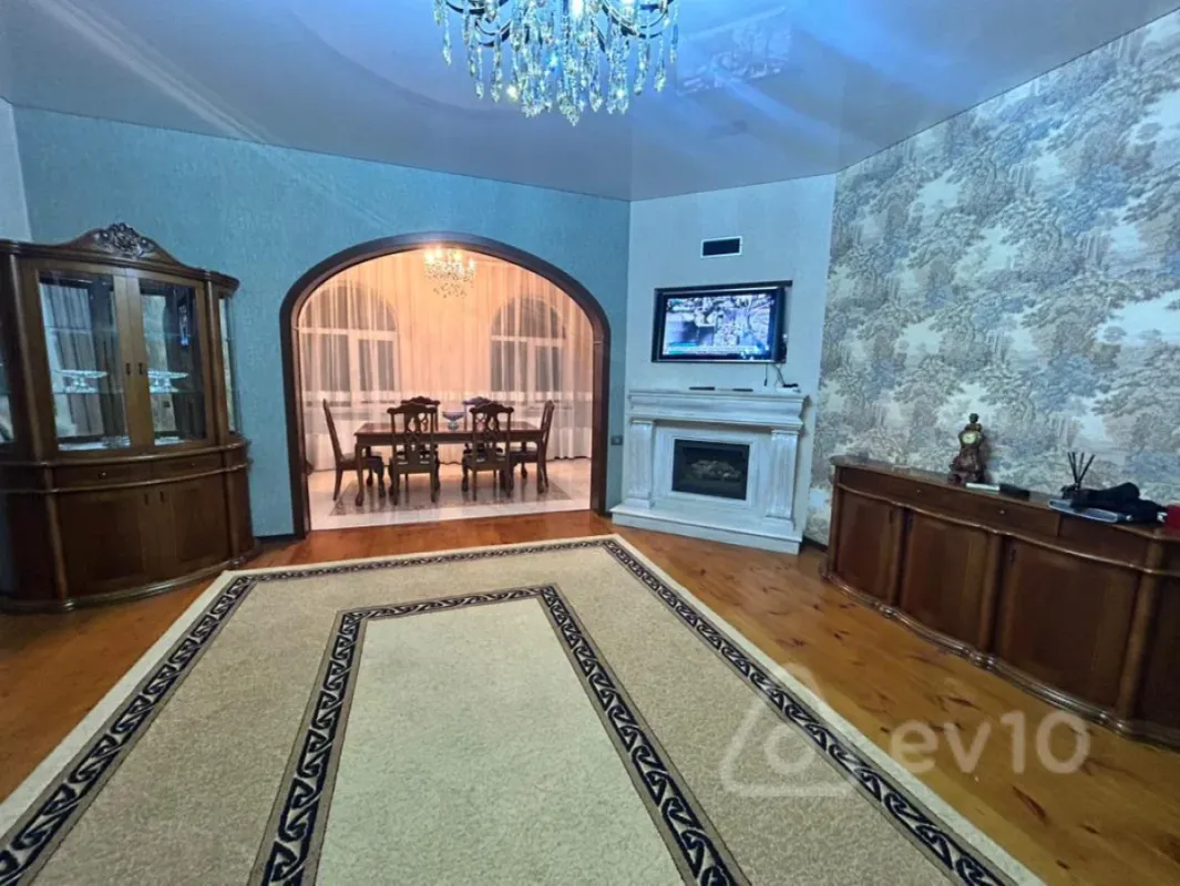 Kirayə verilir 5 otaqlı həyət evi 250 m²