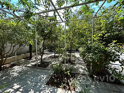 Kirayə verilir 5 otaqlı həyət evi 250 m²