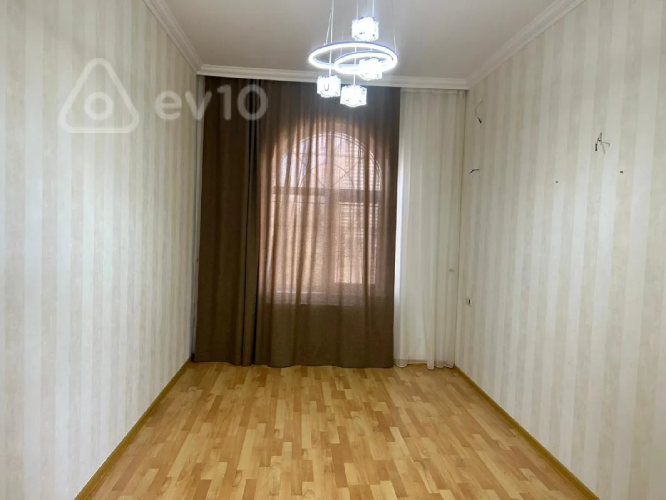 Kirayə verilir 5 otaqlı həyət evi 250 m²