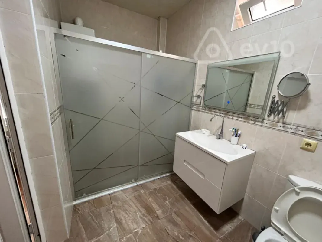 Kirayə verilir 5 otaqlı həyət evi 250 m²