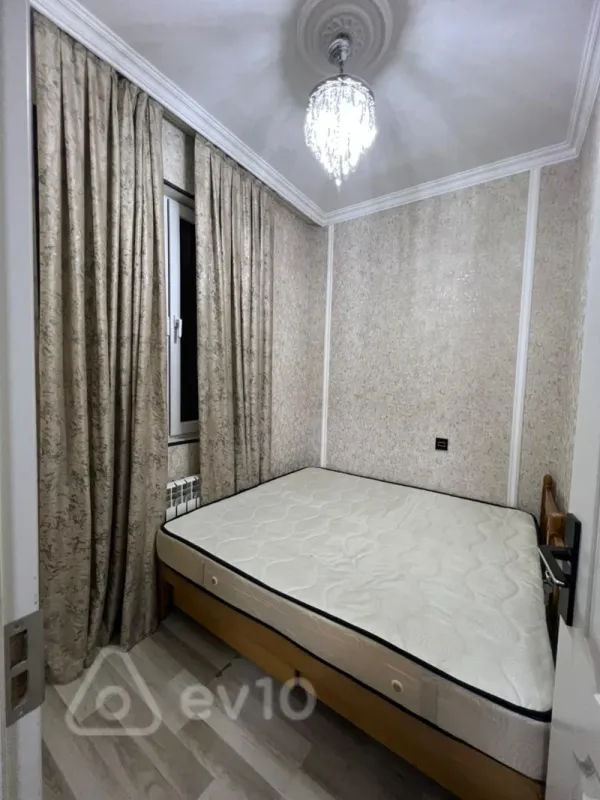 Kirayə verilir 2 otaqlı köhnə tikili 45 m²