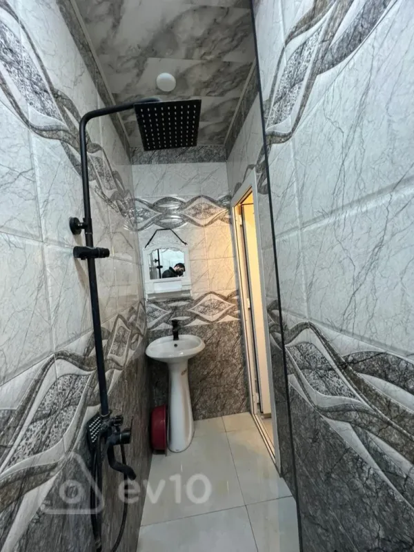 Kirayə verilir 2 otaqlı köhnə tikili 45 m²