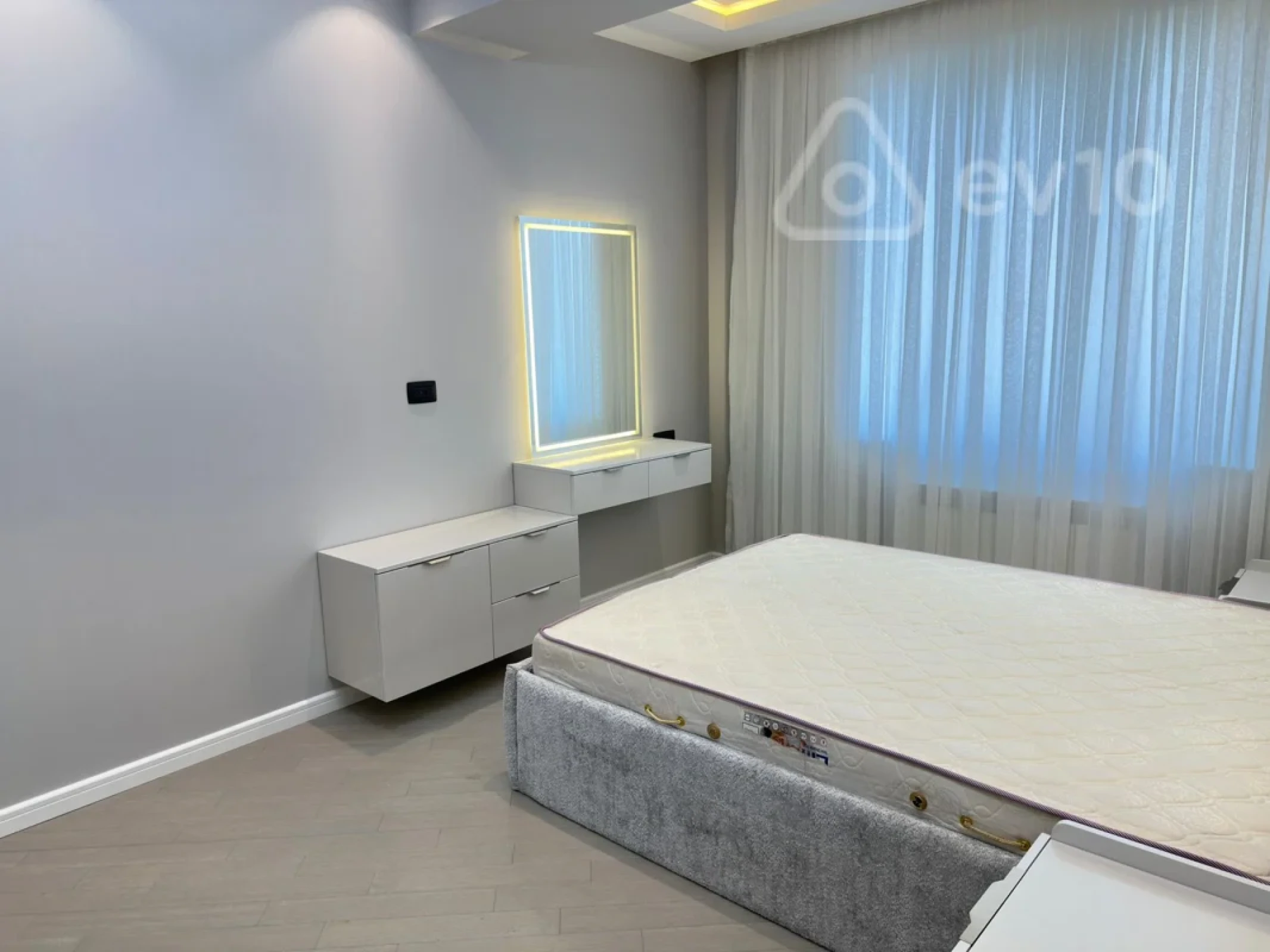 Satılır 3 otaqlı yeni tikili 126 m²