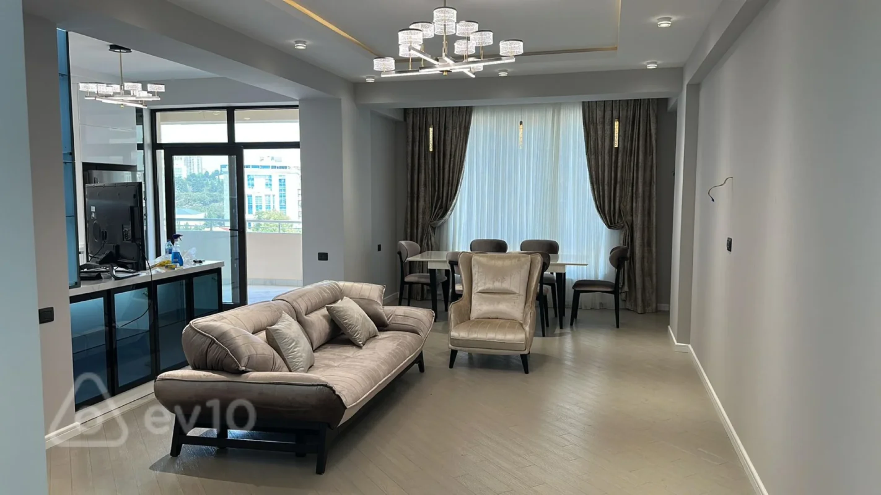 Satılır 3 otaqlı yeni tikili 126 m²