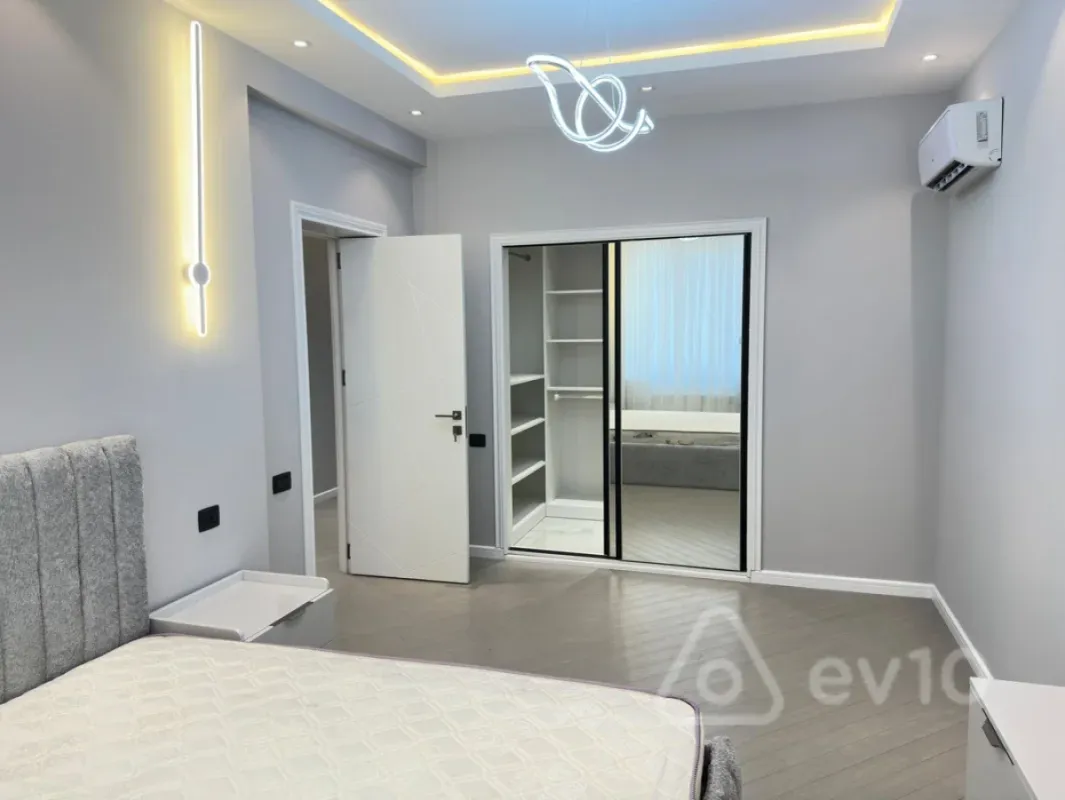 Satılır 3 otaqlı yeni tikili 126 m²