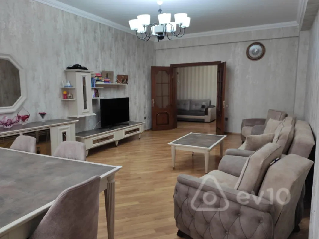 Satılır 3 otaqlı yeni tikili 120 m²