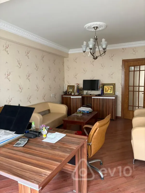 Kirayə verilir 3 otaqlı ofis 120 m²