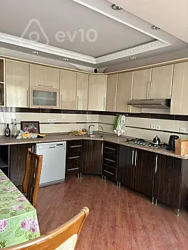 Kirayə verilir 3 otaqlı ofis 120 m²