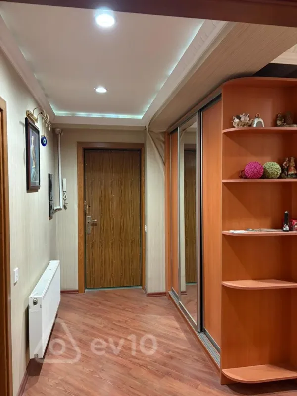 Kirayə verilir 3 otaqlı ofis 120 m²
