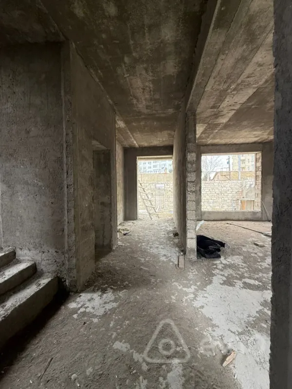 Satılır 4 otaqlı həyət evi 240 m²