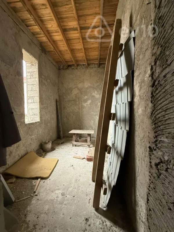 Satılır 4 otaqlı həyət evi 240 m²