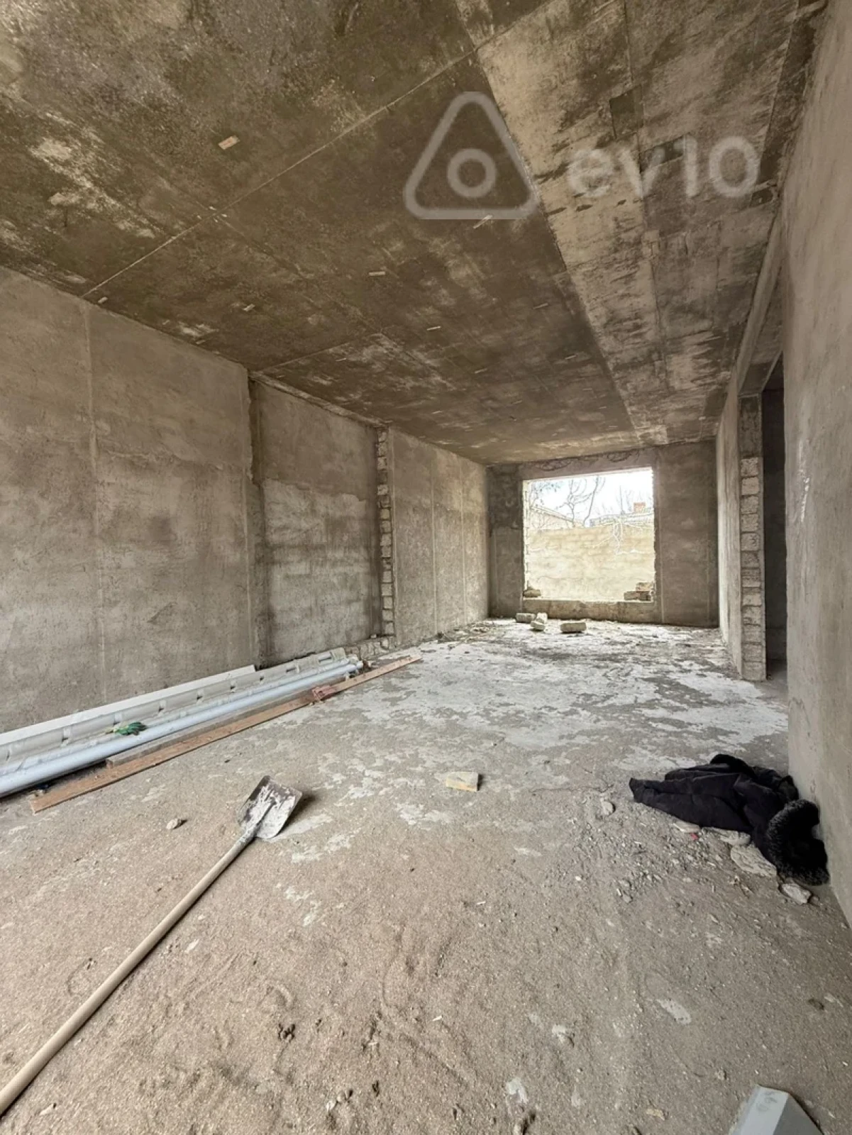 Satılır 4 otaqlı həyət evi 240 m²