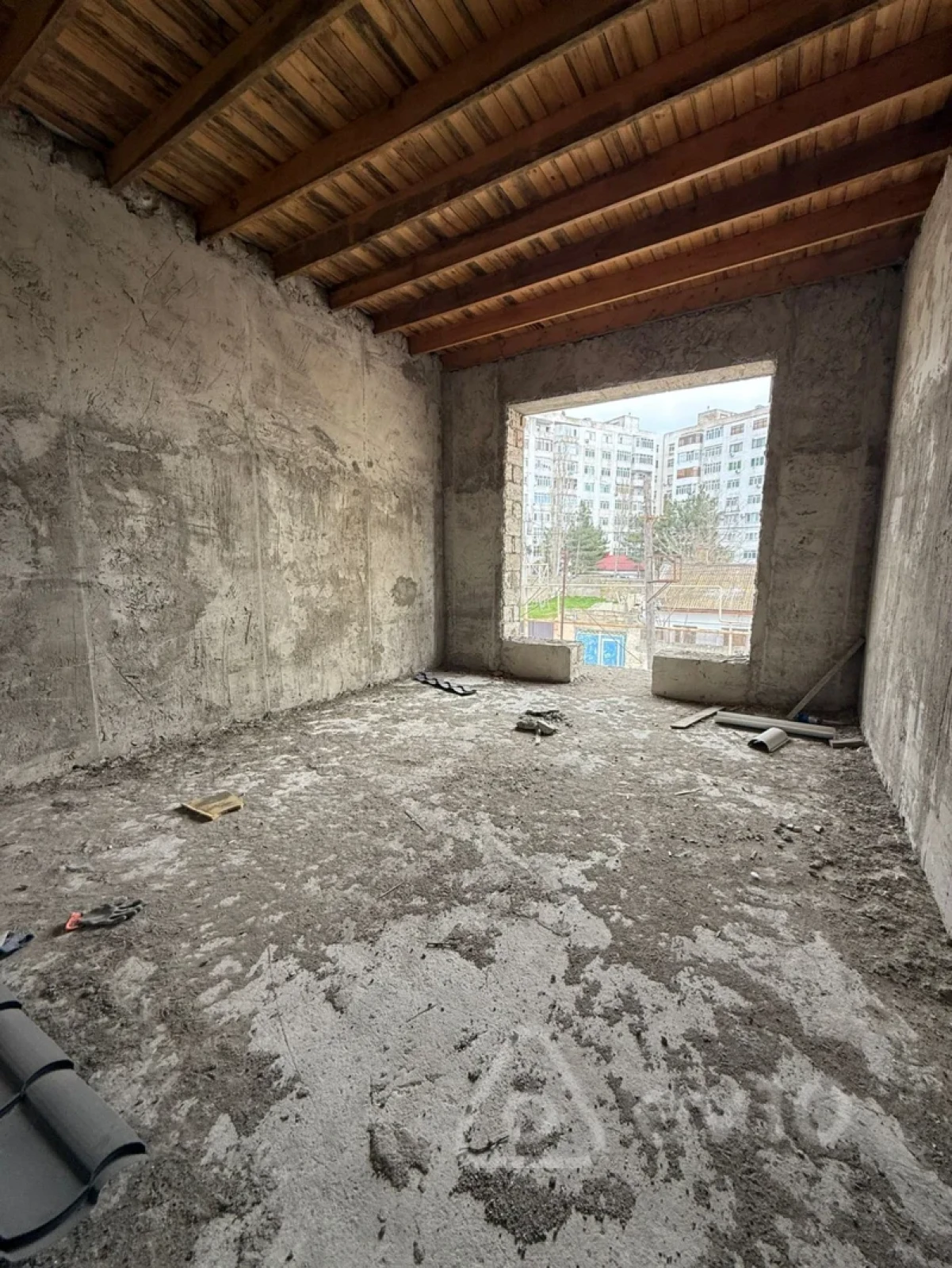 Satılır 4 otaqlı həyət evi 240 m²