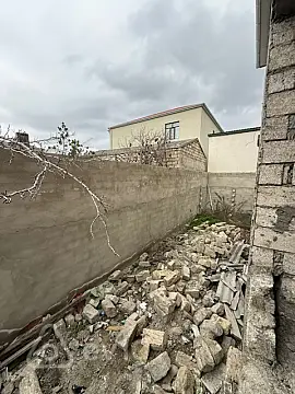 Satılır 4 otaqlı həyət evi 240 m²